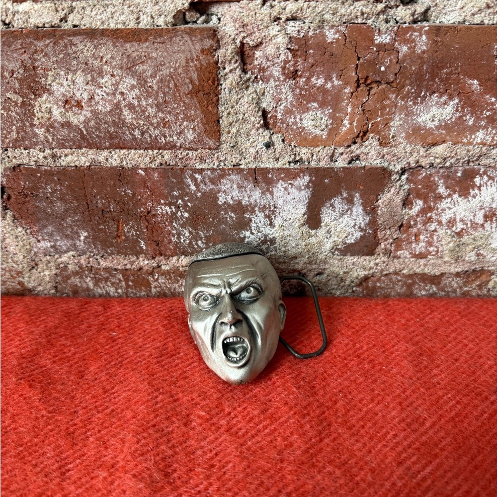 Heavy made belt buckle